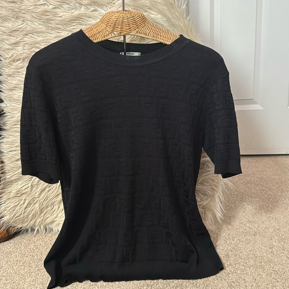 Authentic Fendi logo sweater tshirt style L/XL - Picture 1 of 4